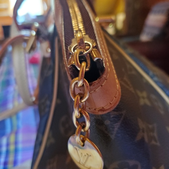 LOUIS VUITTON TIVOLI - Picture 6 of 8